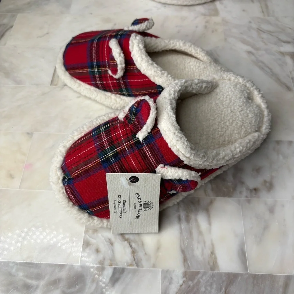 Bee & Willow Kids Teddy Bear Slippers Red Christmas Holiday Plaid Size 13/1